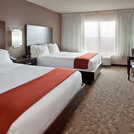 Holiday Inn Express Hotel And Suites Saint Robert By Ihg Exteriör bild